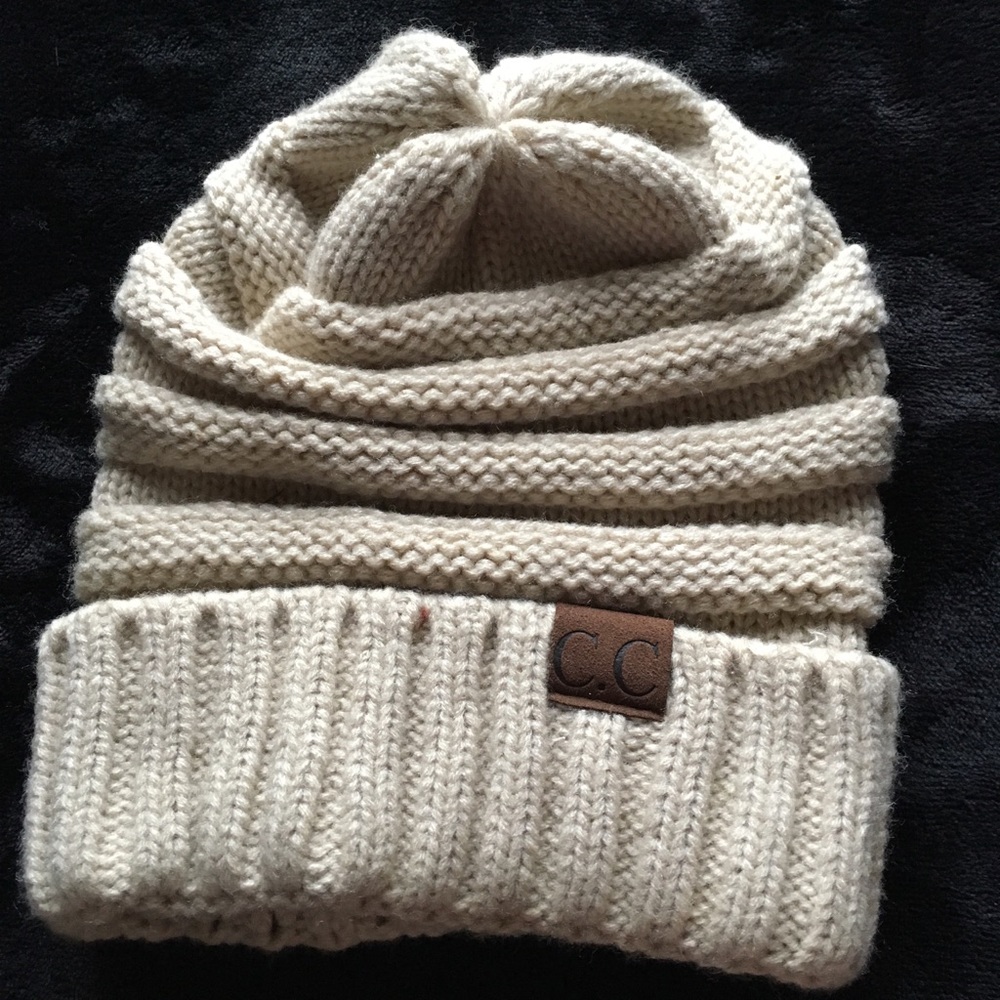 Creme beanie